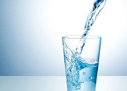 Wasserglas mit Osmose-wasser